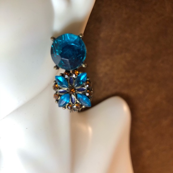 Jewelry - Blue green stone earrings